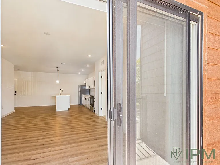 The Flats at Hampden — Photo 43