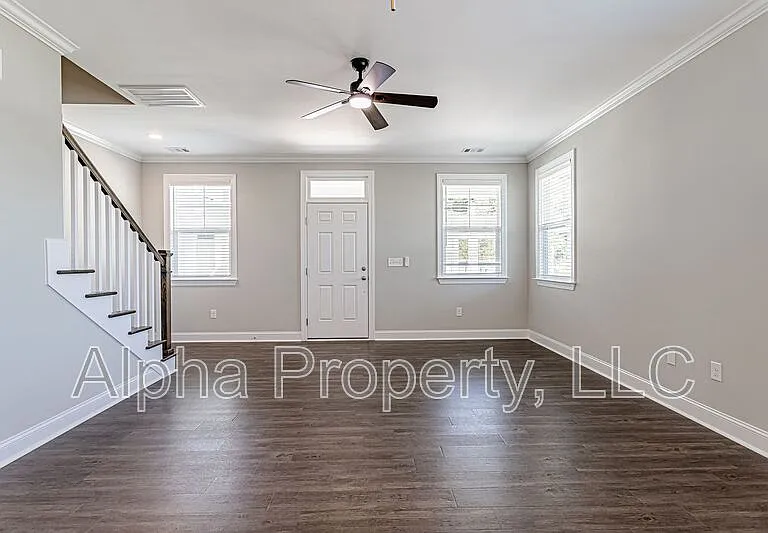 121 Remount Way — Photo 4