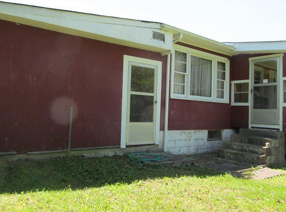 2nd image of 8501 Highway 52
