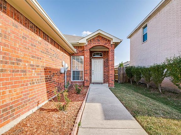 3rd image of 1040 Castille Dr