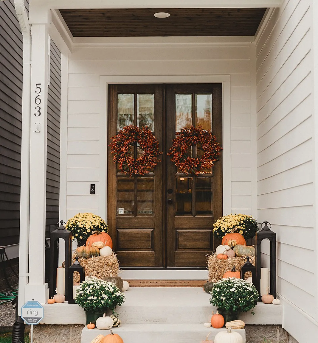 3 bed, 2.5 bath, 2434 sqft, $3,850 — Photo 2