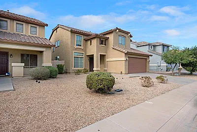 4 bed, 2308 sqft, $2,195 — Photo 3