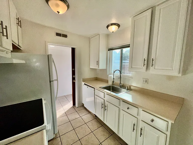 1222 Sir Francis Drake Blvd — Photo 11