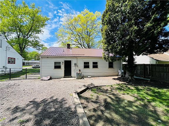 5th image of 5854 Knollwood Dr