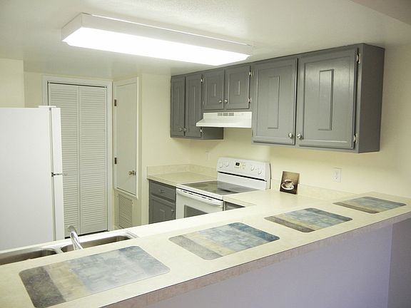 4th image of 2956 Finsterwald Dr