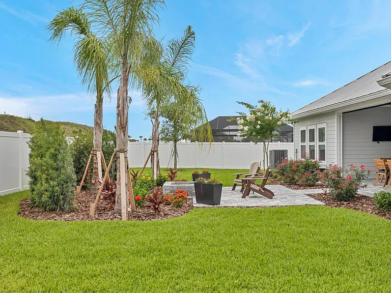 221 Marquesa Cir — Photo 38