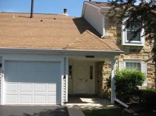 272 Appletree Ct, Buffalo Grove, IL 60089