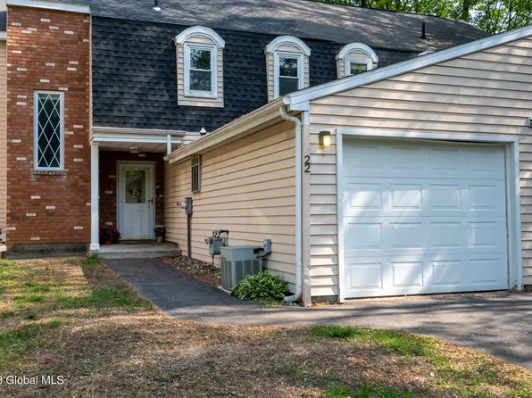 22 Willard Drive, Clifton Park, NY 12065