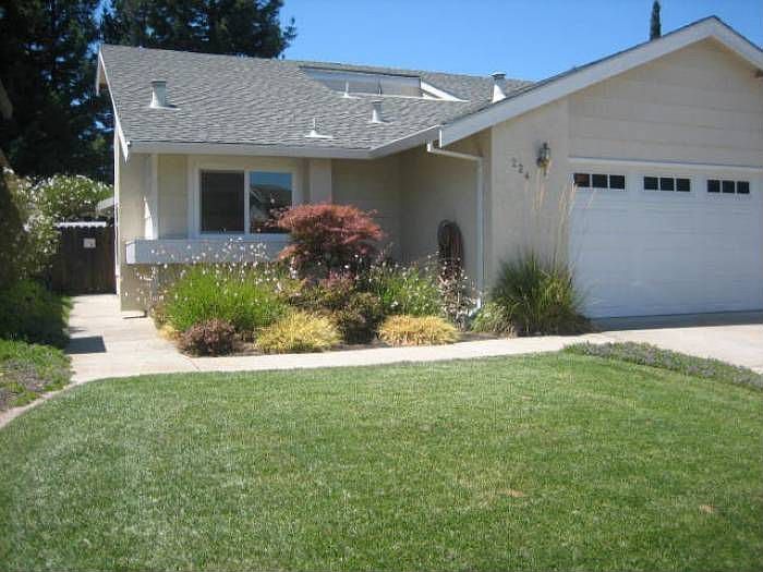 1st image of 224 Riverwood Cir