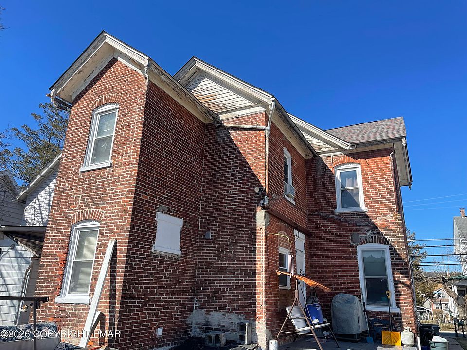 1st image of 1055 Main Rd