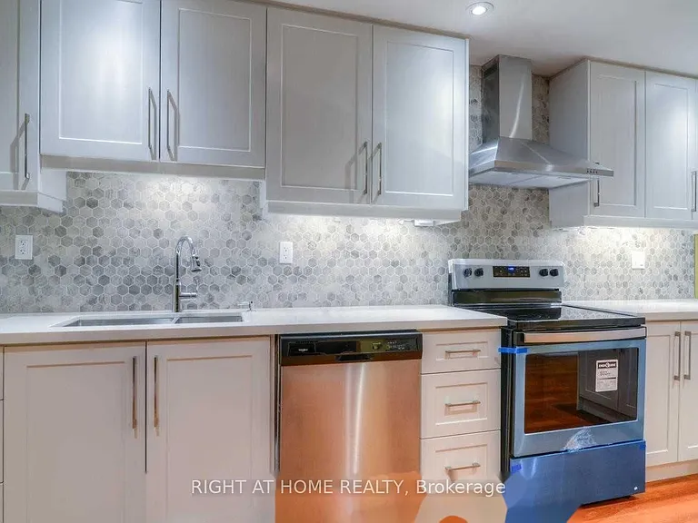 142 Ner Israel Dr #LOWER — Photo 3