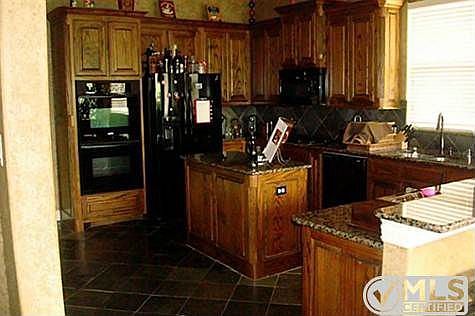 3rd image of 7512 Courtney Cir