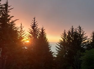 19161 Barnacle Rock Rd, Brookings, OR 97415