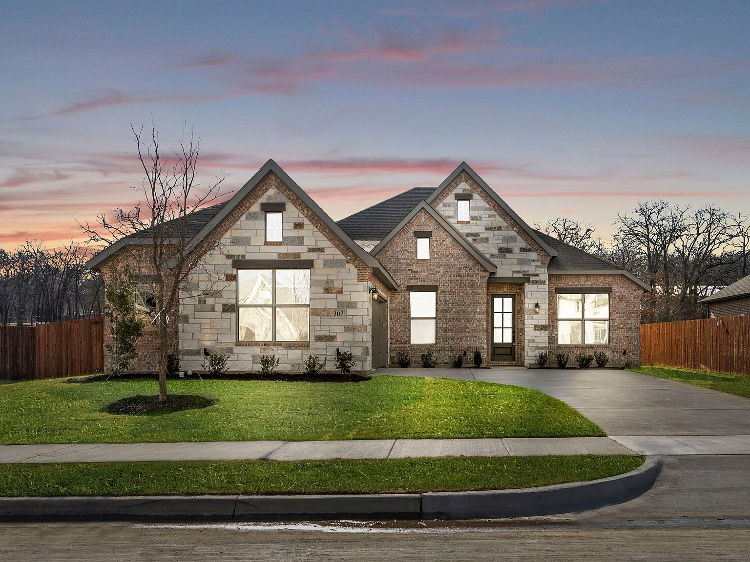 A*I様 House on the Hill Checker 3113 Blue Hill Dr, Burleson, TX 76028 | Zillow
