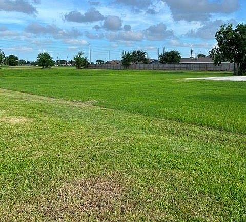 4th image of N Avenue H Lot 8-9