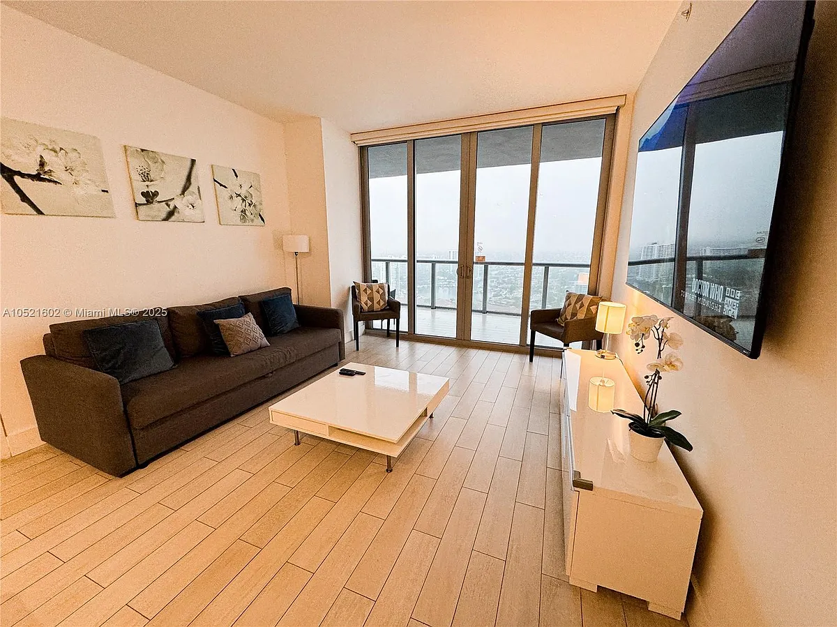 Building Photo - 2600 E Hallandale Beach Blvd #3104