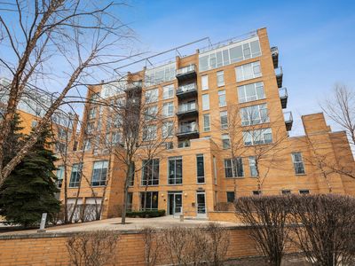 (Undisclosed Address), Evanston, IL, 60201