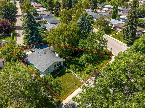 5 NE Fraser Rd SE, Calgary, AB T2H 1E4