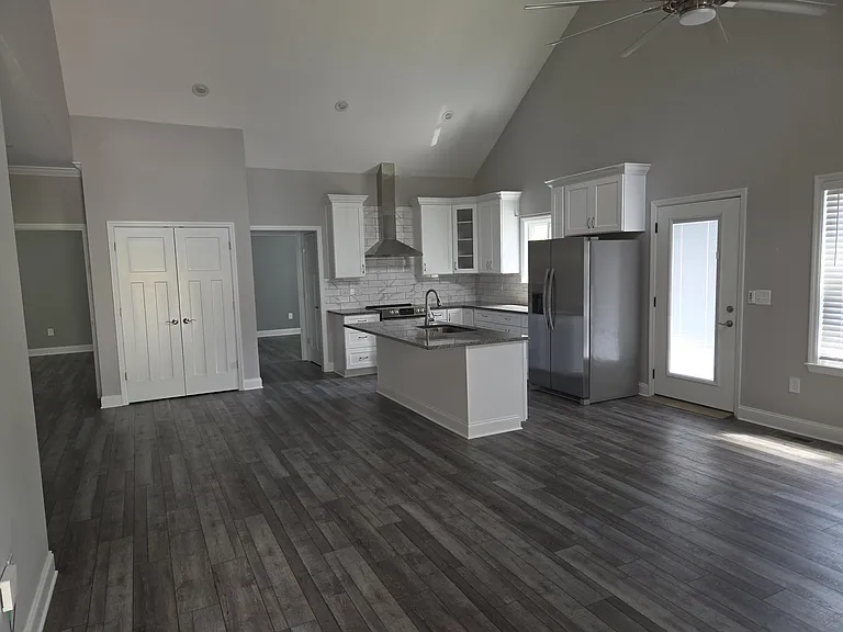 600 Nevin Ln NW — Photo 5