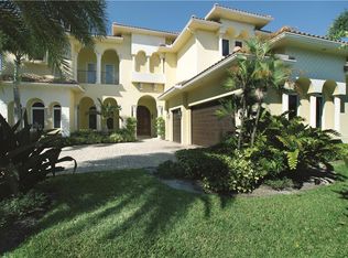 16 Ocean Ave, Ocean Ridge, FL 33435