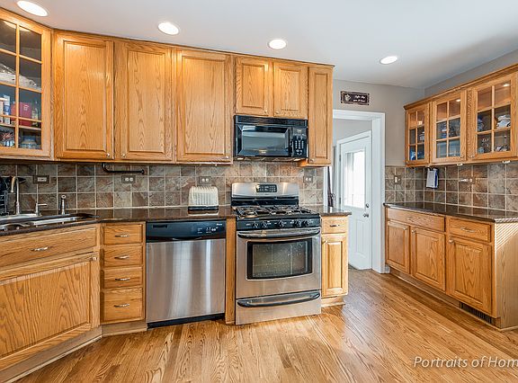 5th image of 419 S Lodge Ln