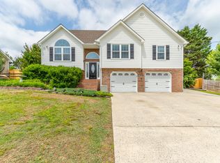 944 Debbie Ln, Ringgold, GA 30736