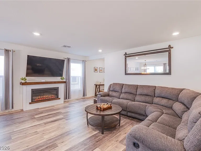 7712 Lush Oasis Ave — Photo 12