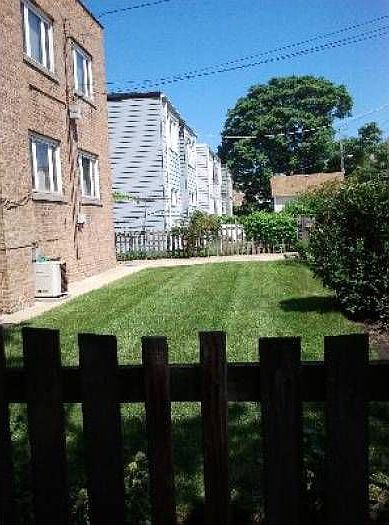 2nd image of 5419 N Washtenaw Ave #1S