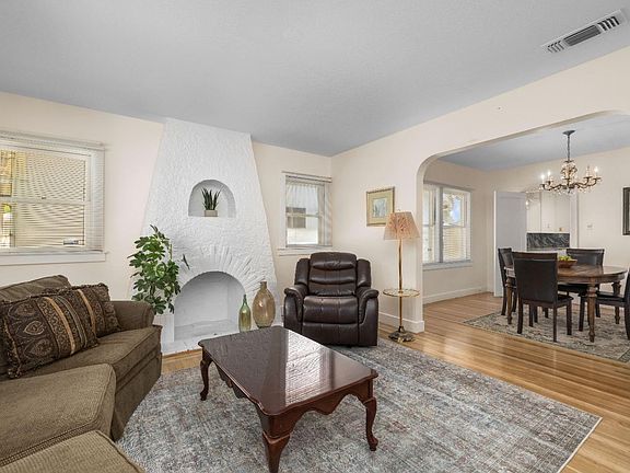 2nd image of 4096 2nd Avenue