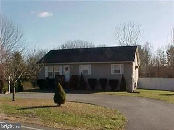 125 Morningside Dr, Mount Bethel, PA 18343
