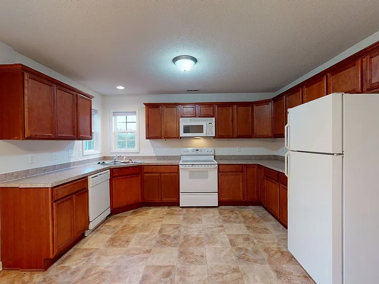 252 Smallwood Rd — Photo 12