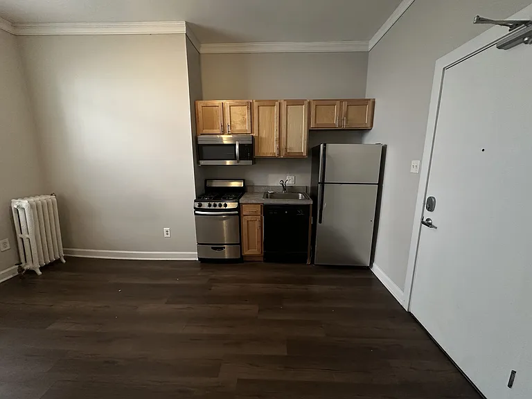 2525 N. Clark — Photo 3
