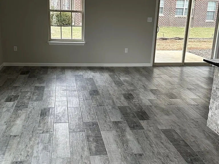 127 Delano Dr — Photo 6