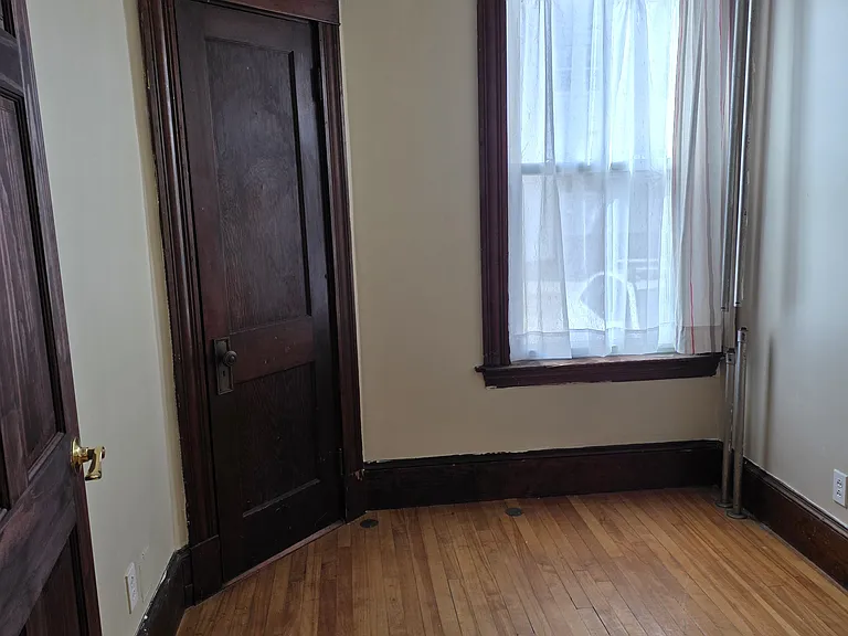 179 College St #3 — Photo 19