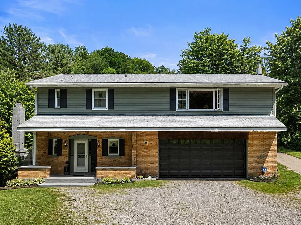 1st image of 12 Tiffany Lane