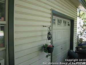 1st image of 902 Deely Pl