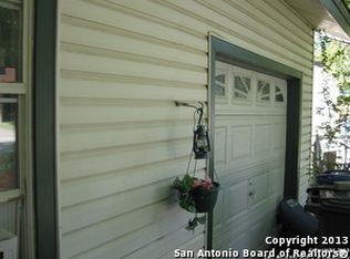 902 Deely Pl, San Antonio, TX 78221