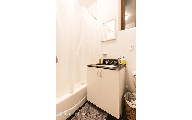 Rented by Douglas Elliman | media 26