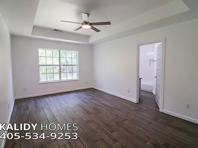 6001 SE 8th St — Photo 12