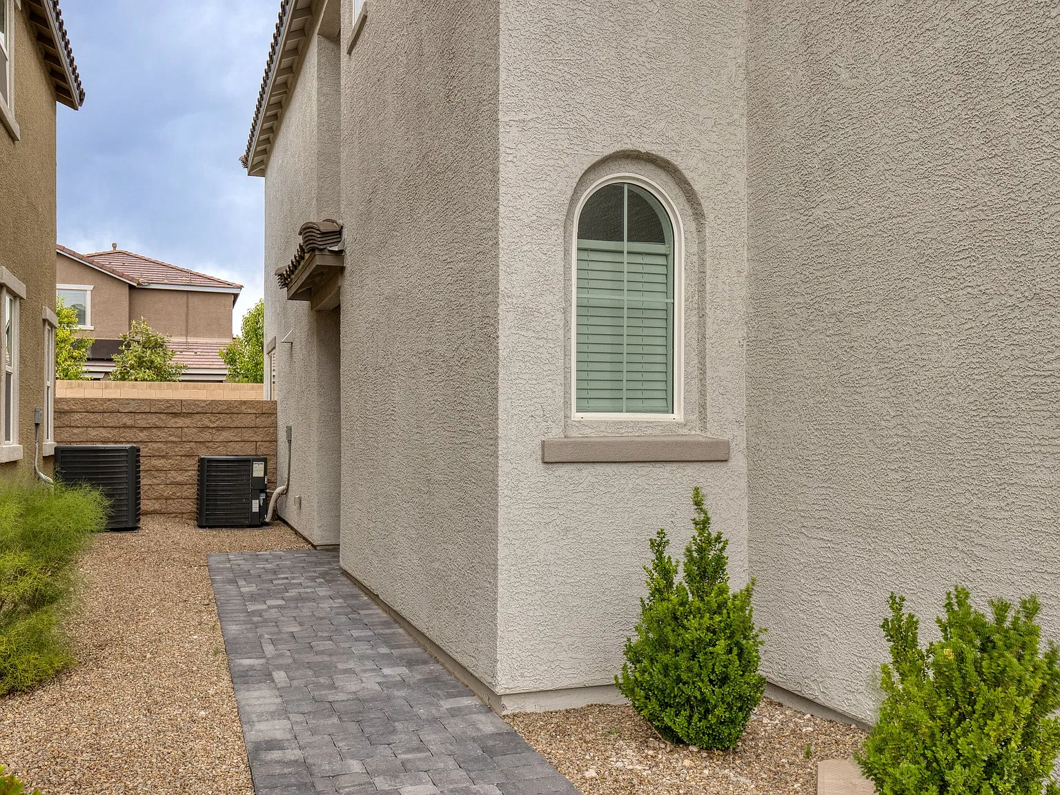 3 bed, 2.5 bath, 1900 sqft, $2,595 — Photo 4