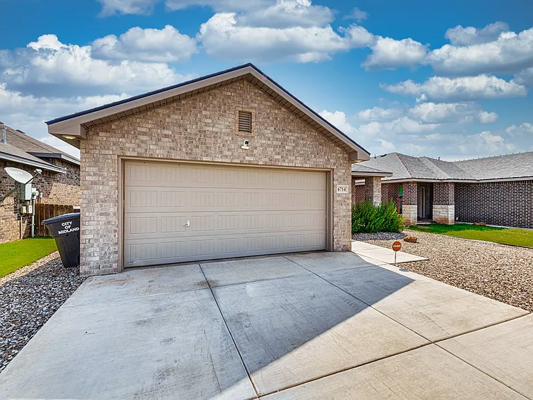 6714 Lonesome Dove Ln — Photo 26
