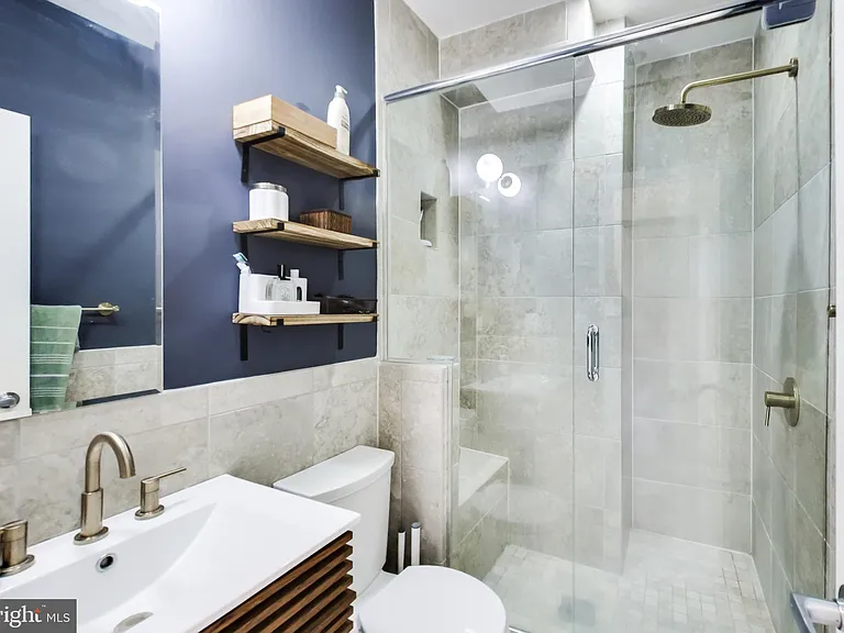 116 N Carolina Ave SE #302 — Photo 21