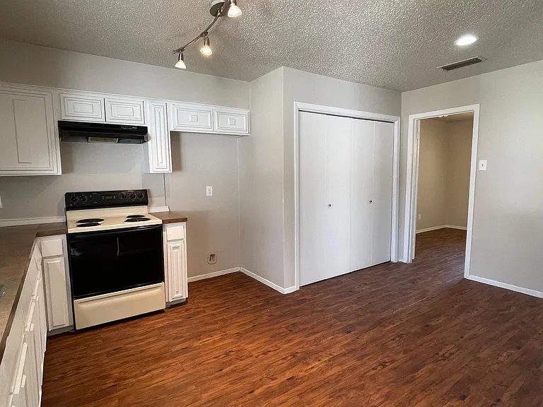 Kitchen and Laundry closet