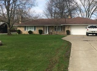 6520 Columbia Rd, Olmsted Falls, OH 44138