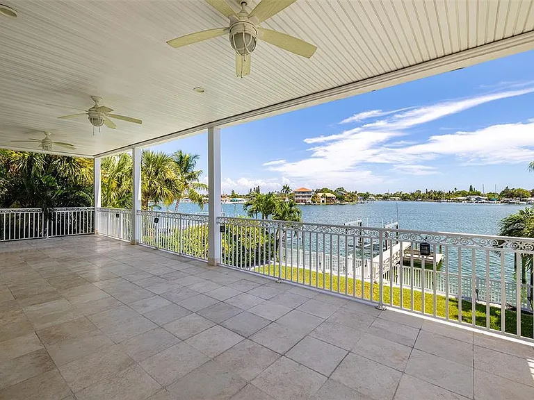 821 Bay Point Dr — Photo 11
