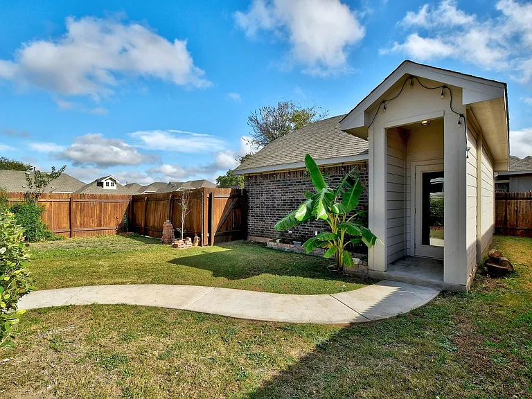 518 Stonewood Ln — Photo 27