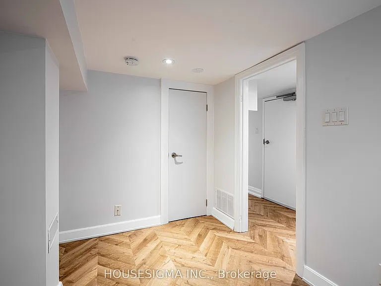 5 Ivy Ave #LOWER — Photo 17