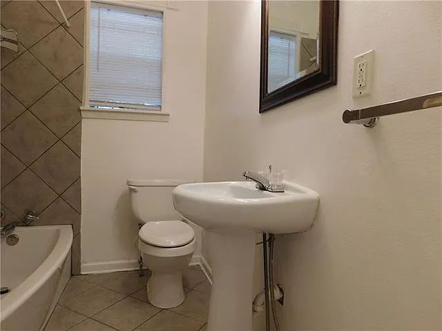 2120 Convention St — Photo 18