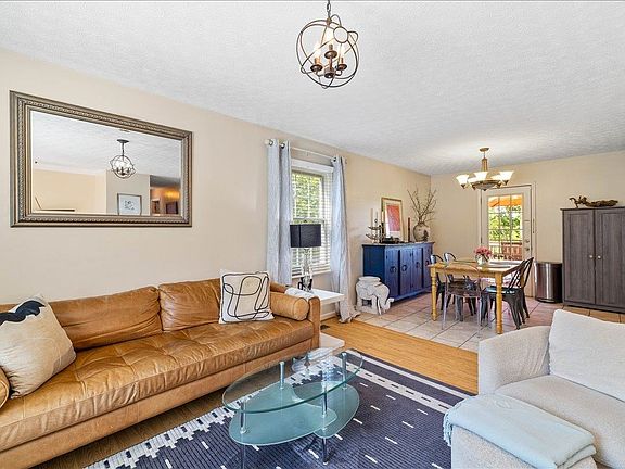 4th image of 6352 Spring Ave