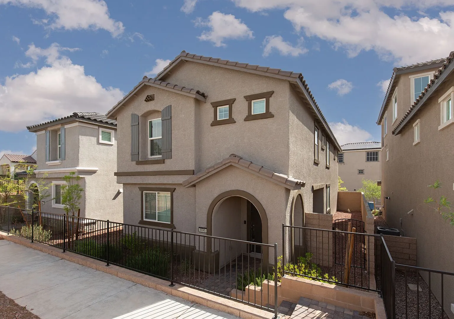 Newer home in gated Skye Canyon community — Photo 3
